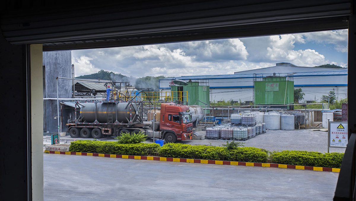 phosphoric-acid-manufacturer-loading-dock